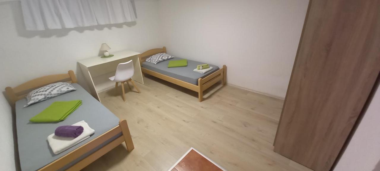Jani Apartment City Skopje City ​​Center Екстер'єр фото