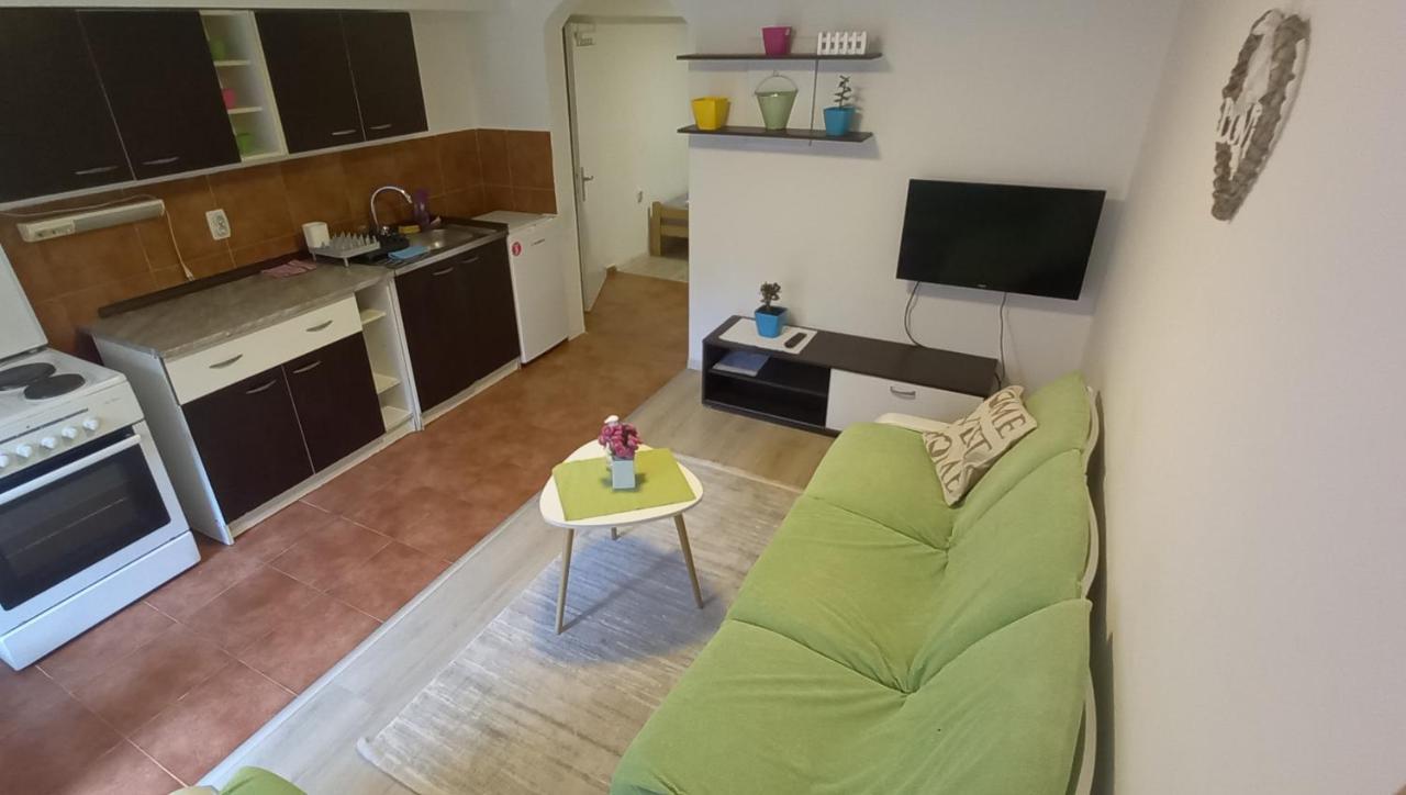Jani Apartment City Skopje City ​​Center Екстер'єр фото