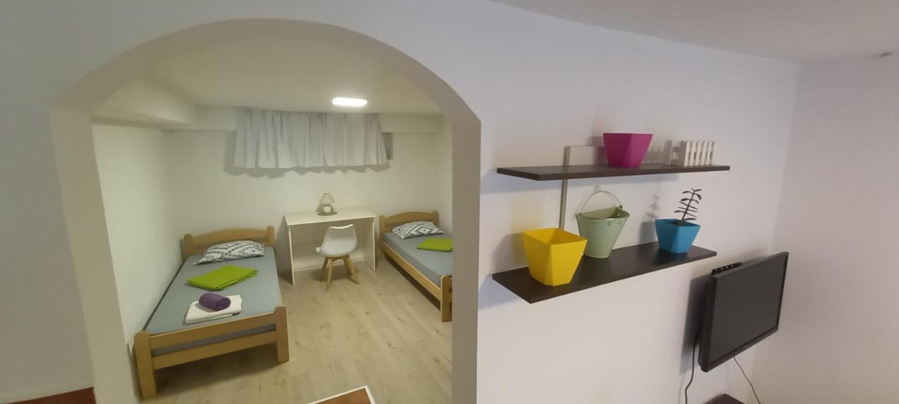 Jani Apartment City Skopje City ​​Center Екстер'єр фото